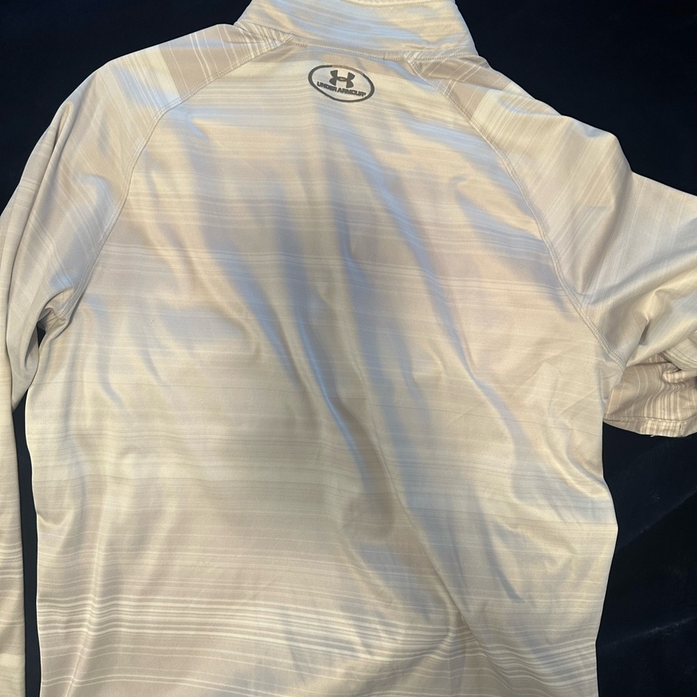 Underarmour L quarter zip white and grey GUC